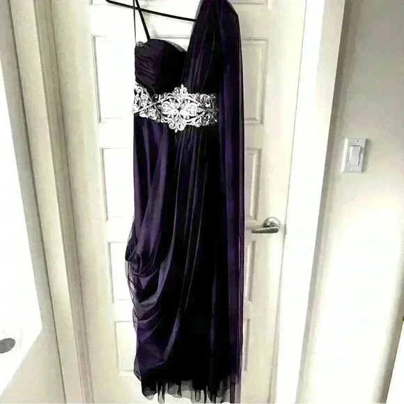 ZAHARAS VIOLET PURPLE GOWN SILVER SEQUINS SIZE 2 - Picture 2 of 8